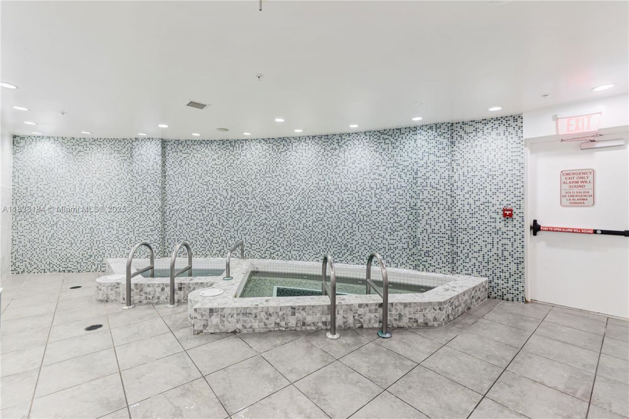 253 NE 2nd St, Unit 213, Miami, FL 33132 Photo