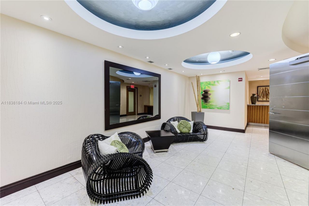 253 NE 2nd St, Unit 213, Miami, FL 33132 Photo