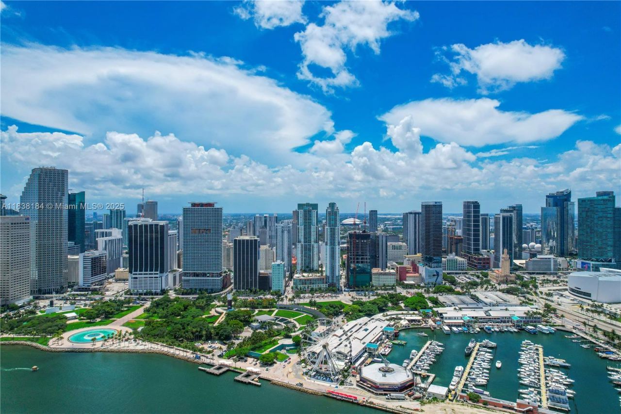 253 NE 2nd St, Unit 213, Miami, FL 33132 Photo