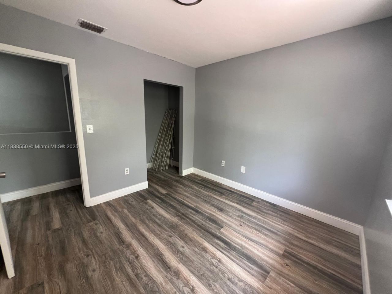 451 NE 136th St, Unit I-101, North Miami, FL 33161 Photo