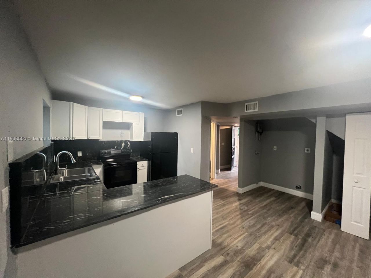 451 NE 136th St, Unit I-101, North Miami, FL 33161 Photo