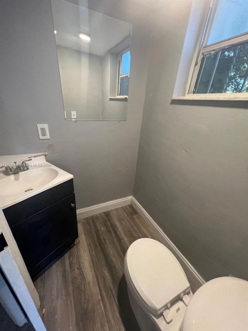 451 NE 136th St, Unit I-101, North Miami, FL 33161 Photo