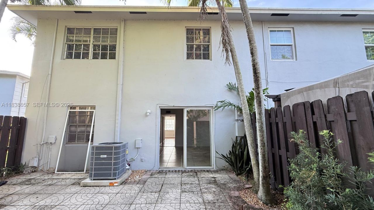 8040 SW 18th Pl, Unit 4-11, Davie, FL 33324 Photo