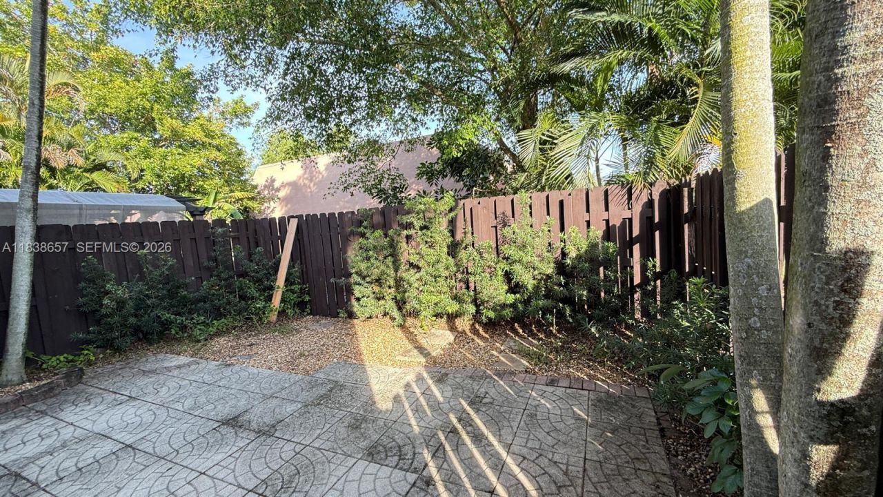 8040 SW 18th Pl, Unit 4-11, Davie, FL 33324 Photo