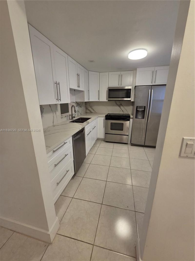 620 NE 12th Ave, Unit 101, Hallandale Beach, FL 33009 Photo
