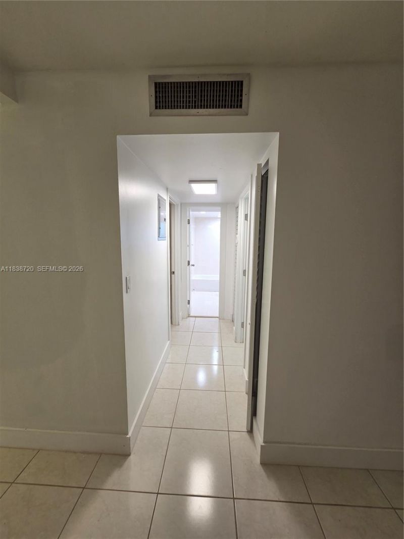 620 NE 12th Ave, Unit 101, Hallandale Beach, FL 33009 Photo