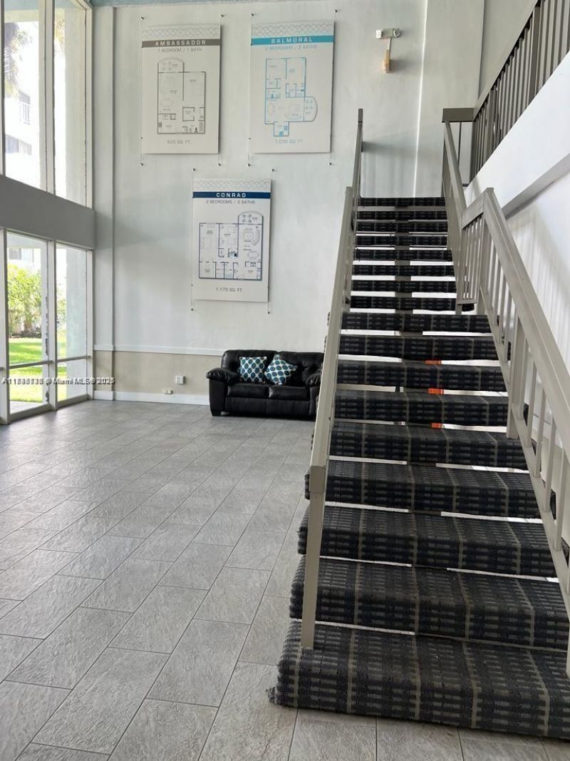 498 NW 165th St Rd, Unit D-407, Miami, FL 33169 Photo