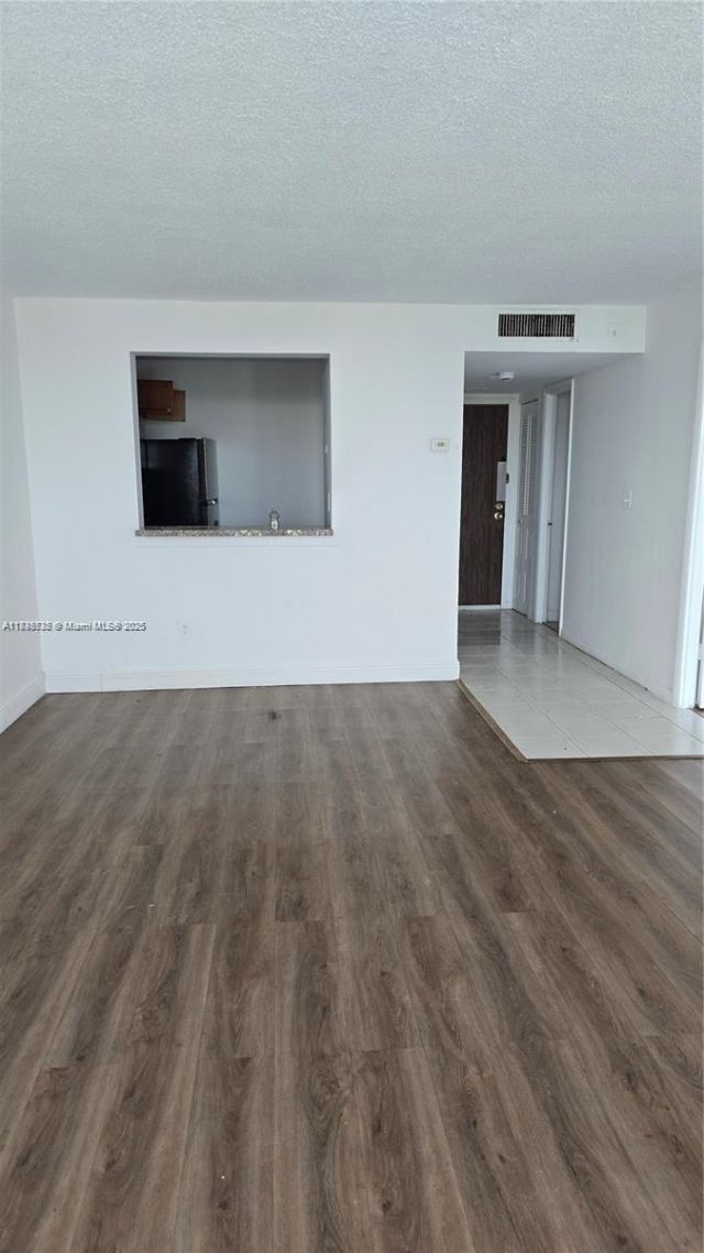 498 NW 165th St Rd, Unit D-407, Miami, FL 33169 Photo