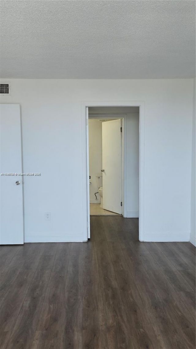 498 NW 165th St Rd, Unit D-407, Miami, FL 33169 Photo