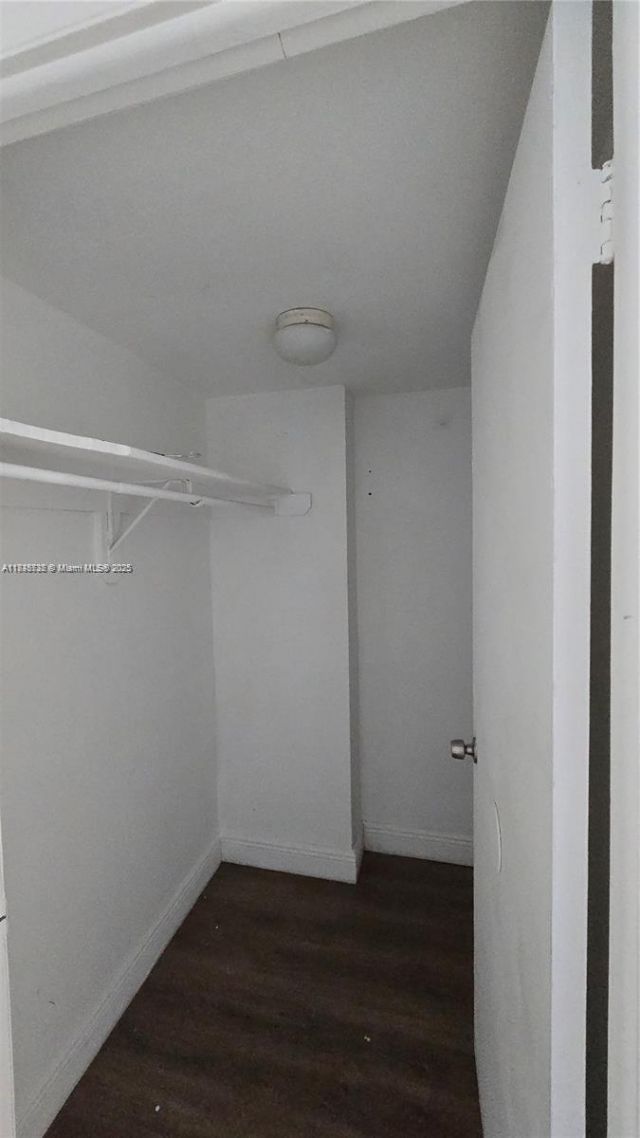 498 NW 165th St Rd, Unit D-407, Miami, FL 33169 Photo