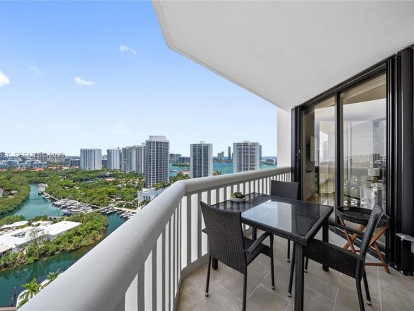 2000 Island Blvd, Unit 2409, Aventura, FL 33160