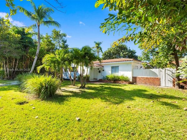 738 Fernwood Rd, Key Biscayne, FL 33149