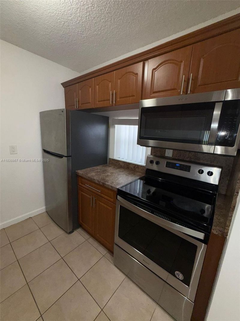 8560 N Sherman Cir, Unit 105, Miramar, FL 33025 Photo