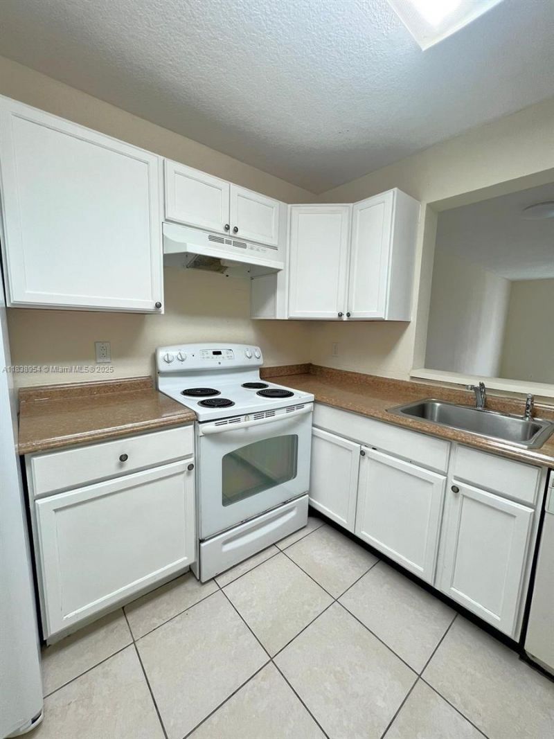 8700 N Sherman Cir, Unit 108, Miramar, FL 33025 Photo