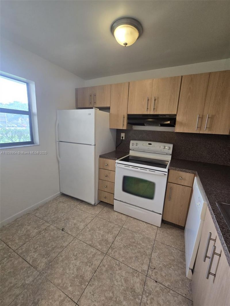 8700 N Sherman Cir, Unit 108, Miramar, FL 33025 Photo