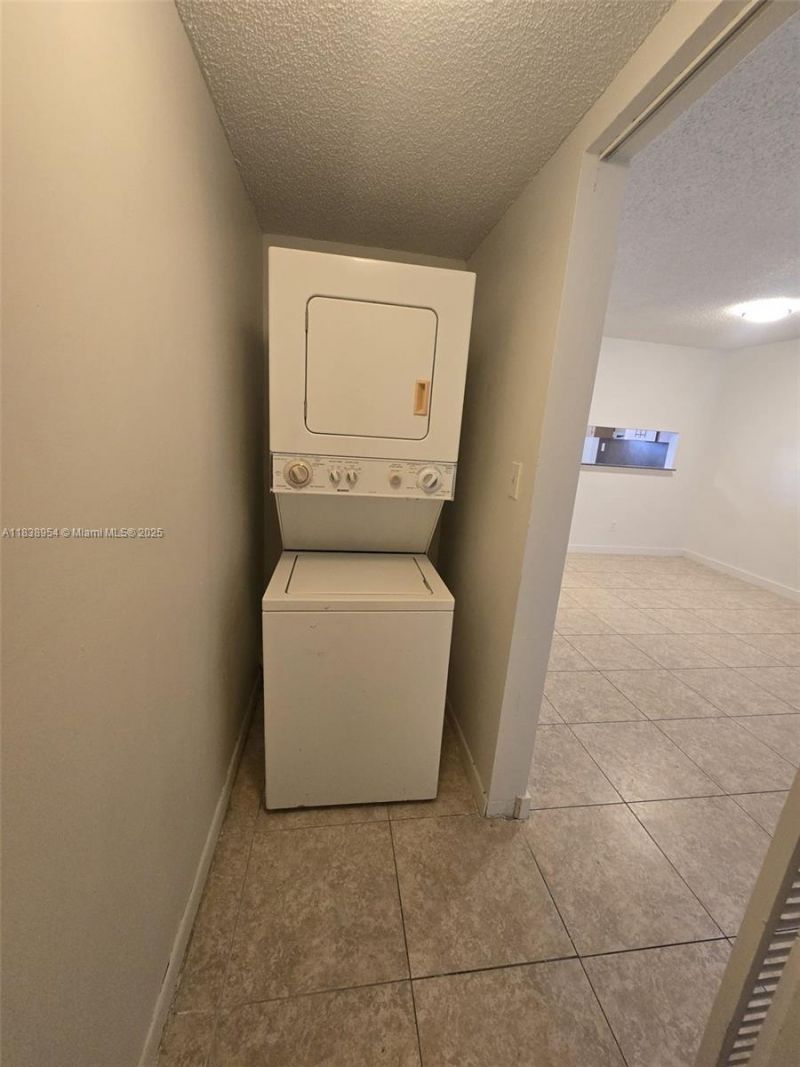 8700 N Sherman Cir, Unit 108, Miramar, FL 33025 Photo