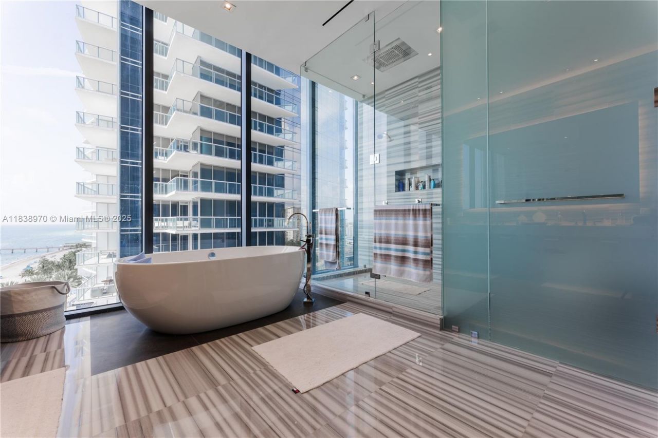 17141 Collins Ave, Unit 1001, Sunny Isles Beach, FL 33160 Photo