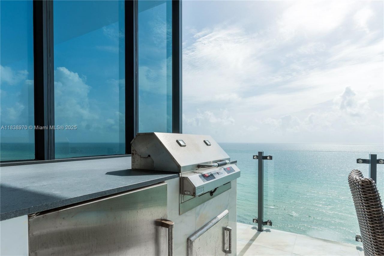 17141 Collins Ave, Unit 1001, Sunny Isles Beach, FL 33160 Photo