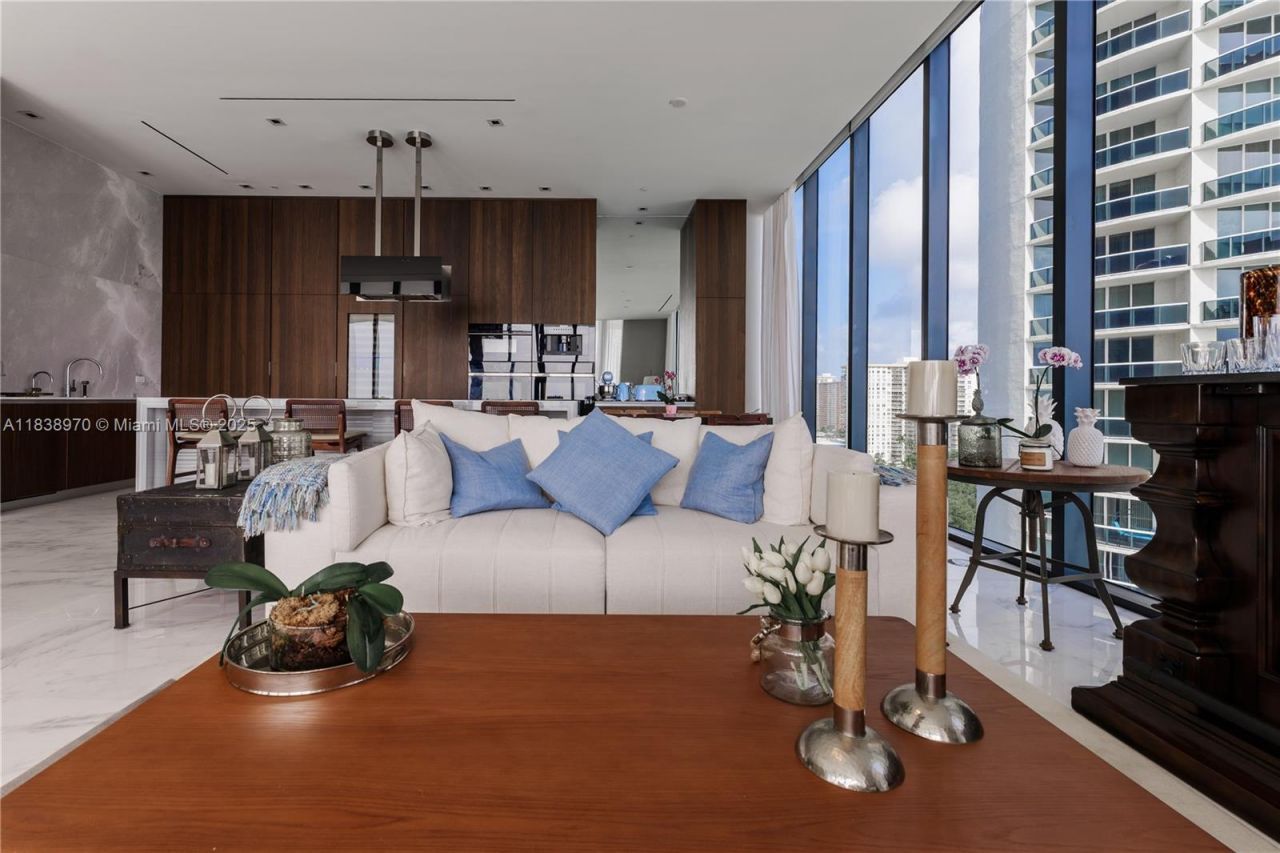 17141 Collins Ave, Unit 1001, Sunny Isles Beach, FL 33160 Photo