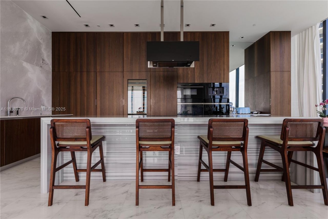 17141 Collins Ave, Unit 1001, Sunny Isles Beach, FL 33160 Photo