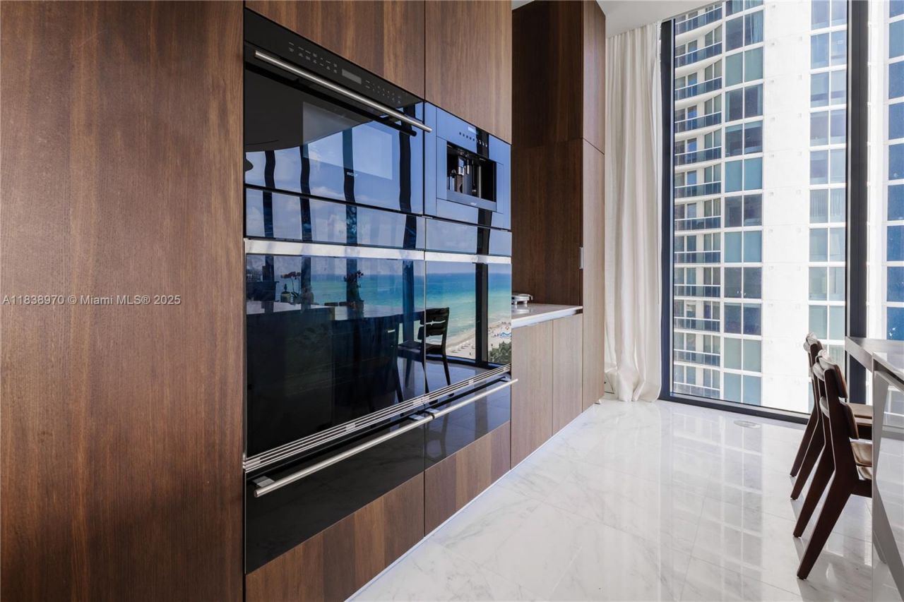 17141 Collins Ave, Unit 1001, Sunny Isles Beach, FL 33160 Photo