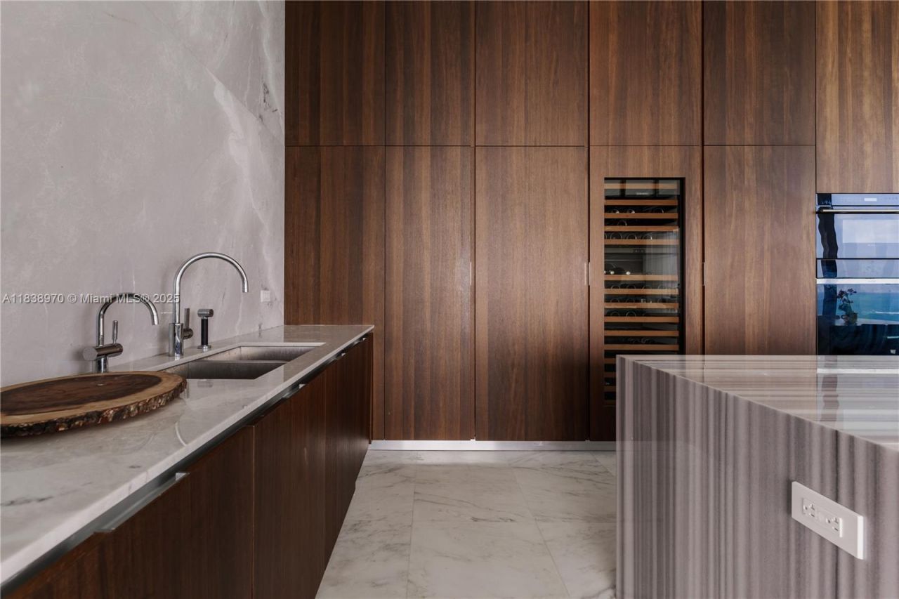 17141 Collins Ave, Unit 1001, Sunny Isles Beach, FL 33160 Photo