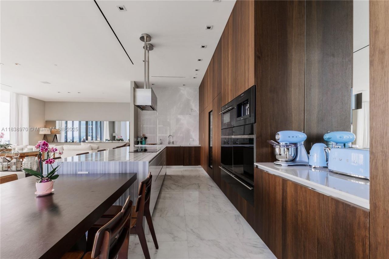 17141 Collins Ave, Unit 1001, Sunny Isles Beach, FL 33160 Photo