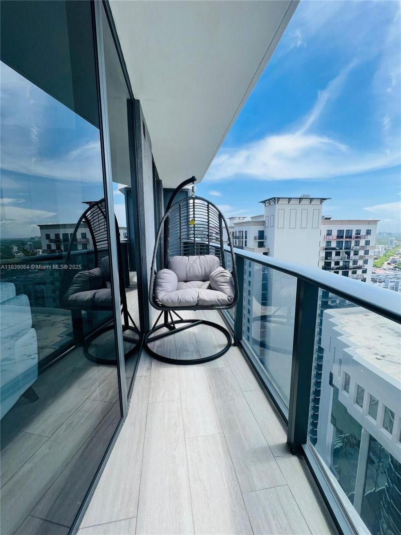 55 SW 9th St, Unit 3308, Miami, FL 33130 Photo