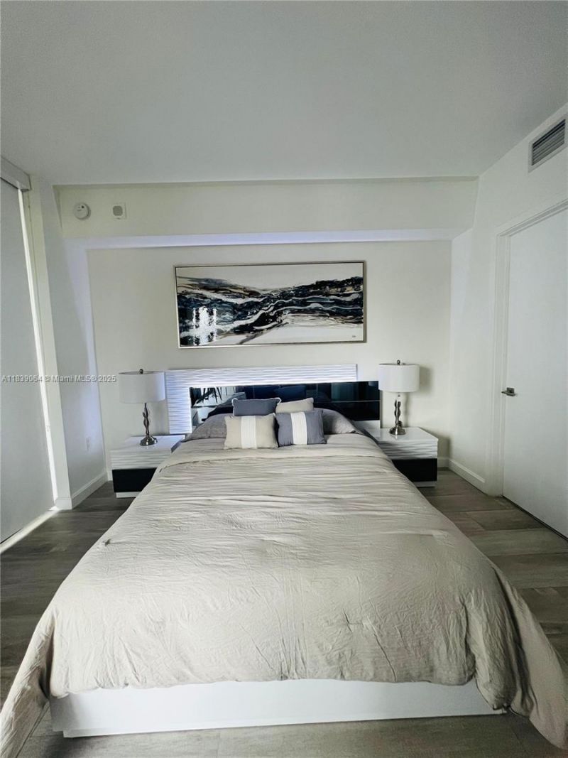 55 SW 9th St, Unit 3308, Miami, FL 33130 Photo