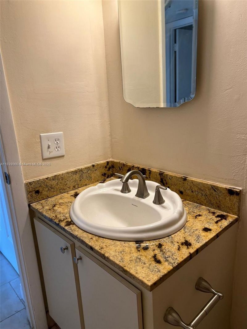 8200 SW 210th St, Unit 308, Cutler Bay, FL 33189 Photo