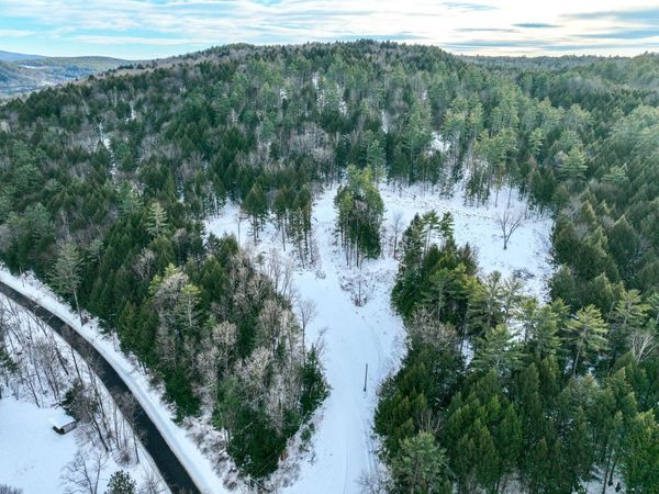 567 Sawnee Bean Road, Thetford, VT 05075