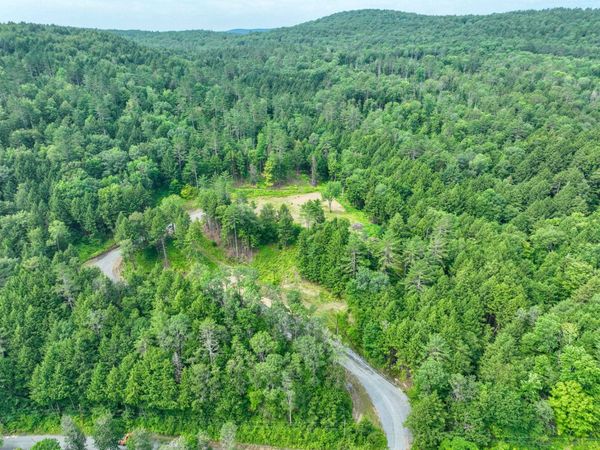 567 Sawnee Bean Road, Thetford, VT 05075