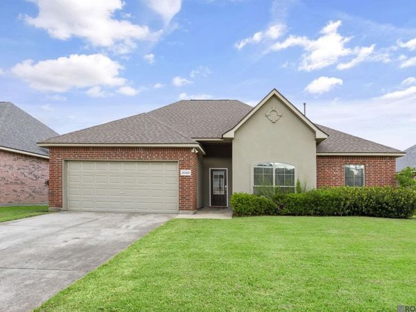 26426 Avoyelles Ave, Denham Springs, LA 70726