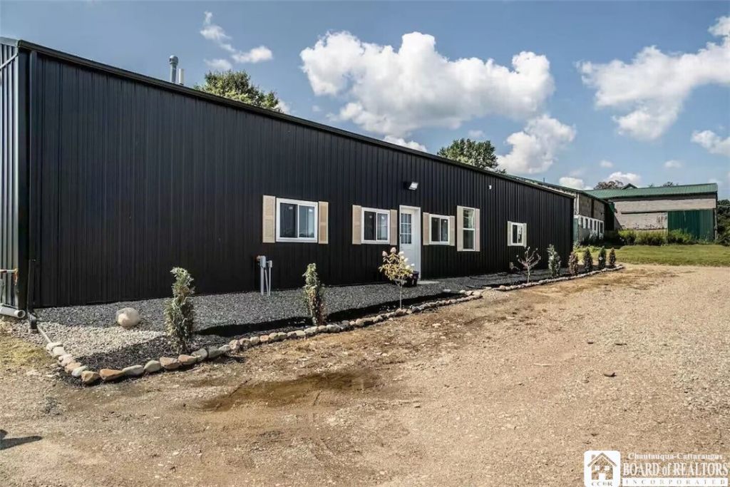 942 Spencer Rd, Jamestown, NY 14701 Main Photo