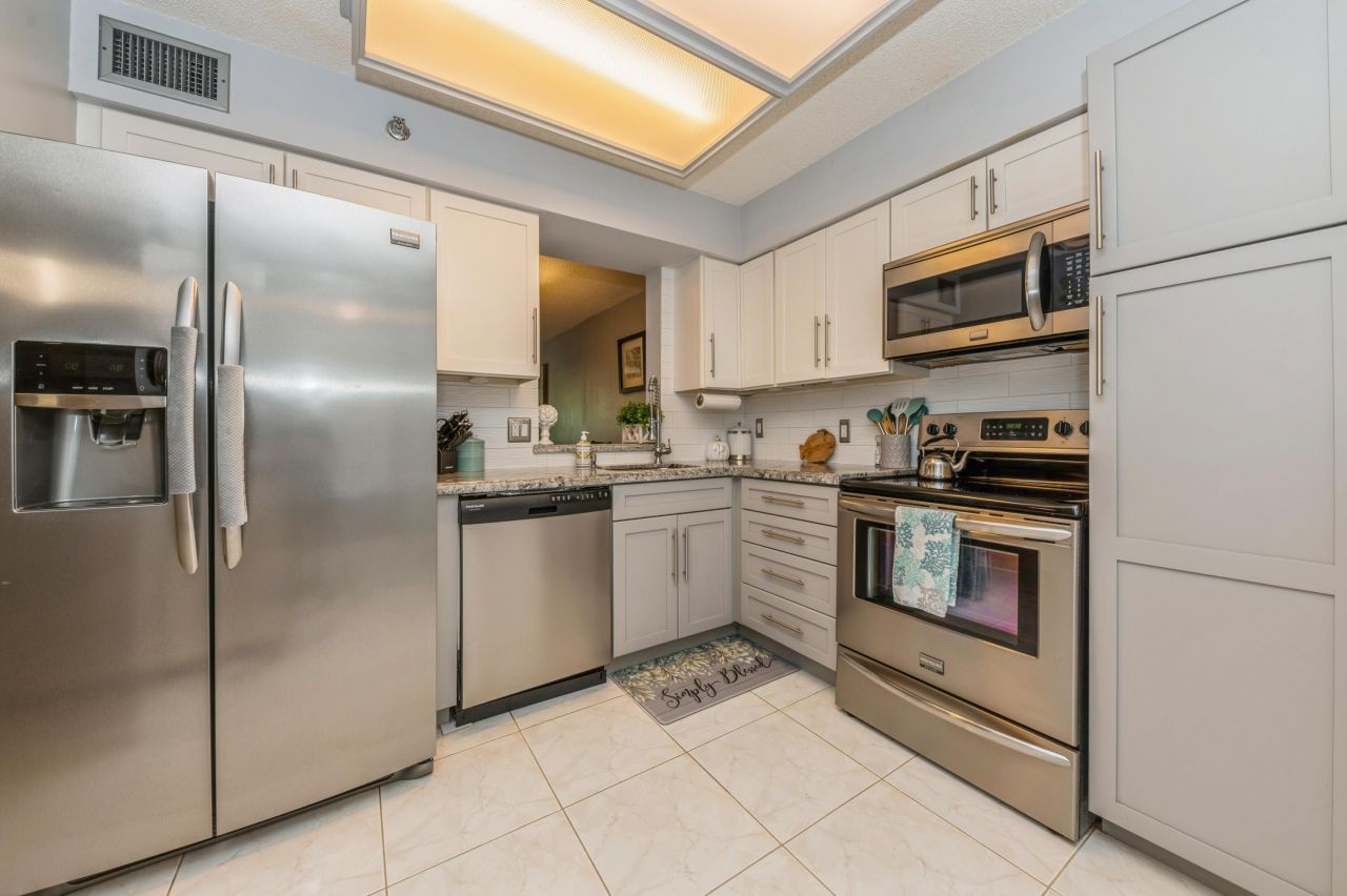 14527 Bonaire Boulevard, Unit 303, Delray Beach, FL 33446 Photo