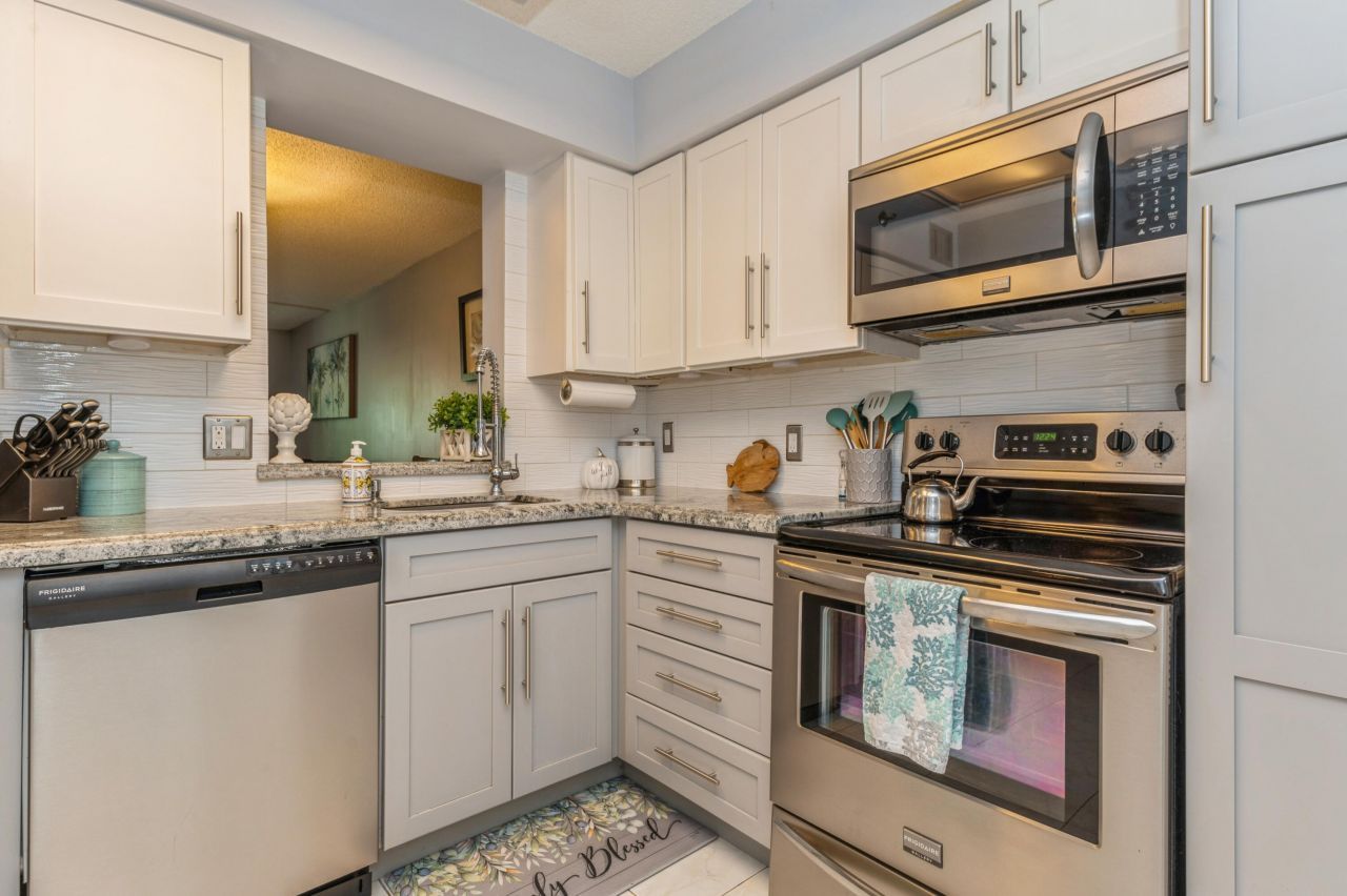 14527 Bonaire Boulevard, Unit 303, Delray Beach, FL 33446 Photo