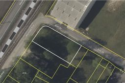 4526 Railroad Ave. photo 4