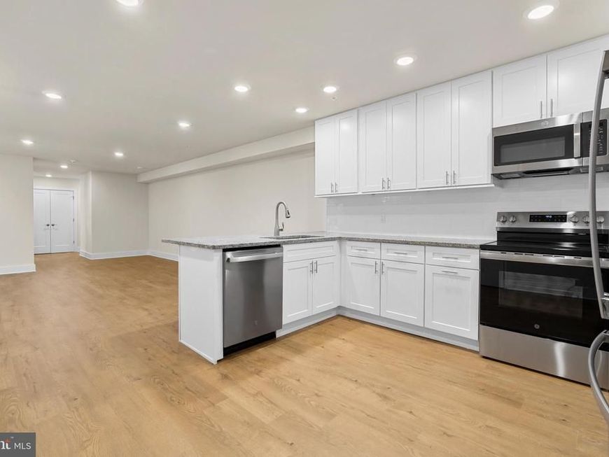 30 W Broad Street, Unit SUITE 7, Souderton, PA 18964 Main Photo