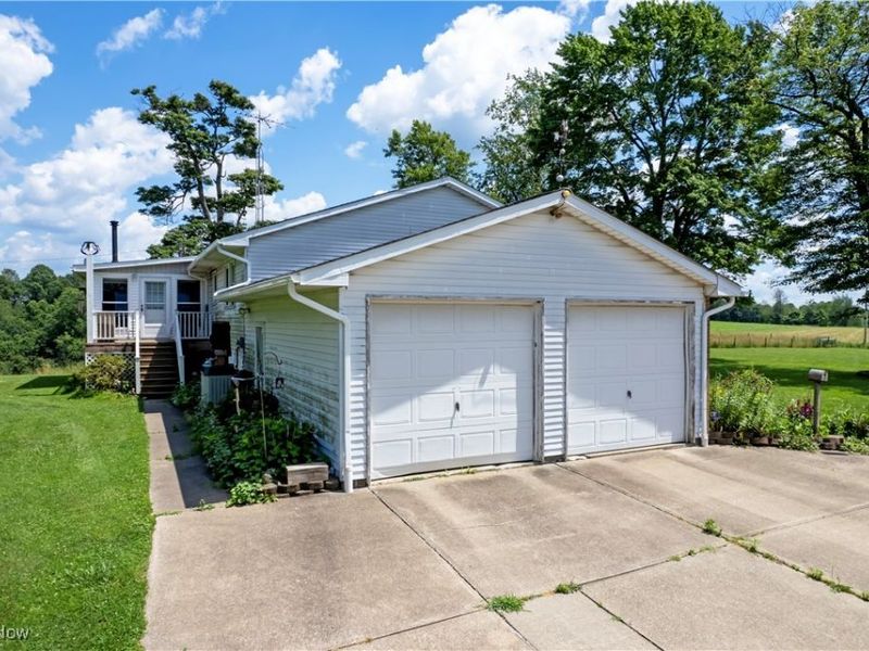 1292 Cinder Road SE, Bergholz, OH 43908 Photo 2