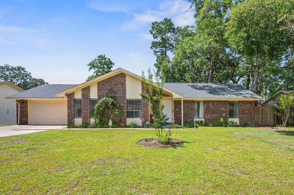 1016 Darlington Oak Drive, Niceville, FL 32578 Main Photo
