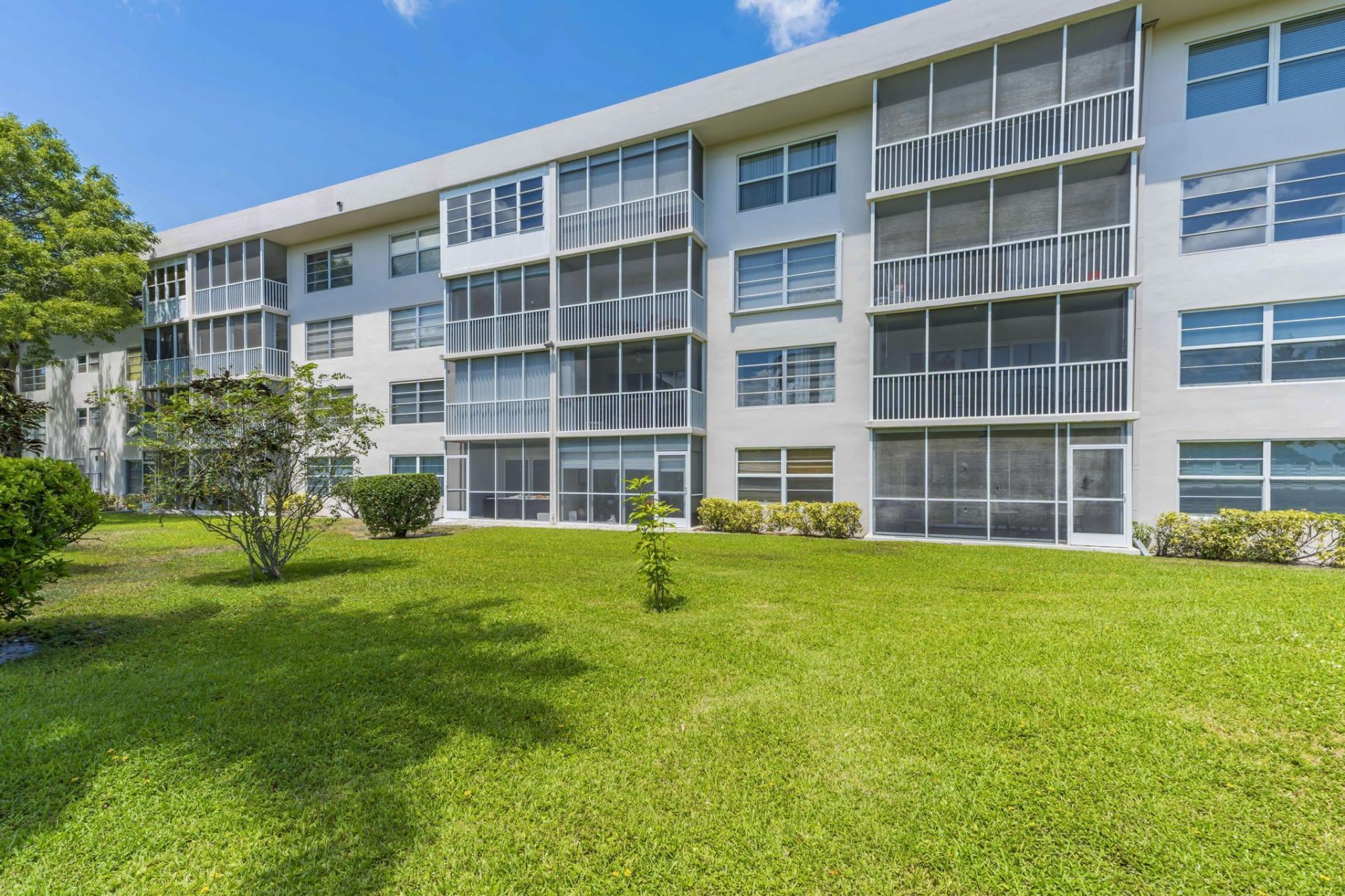 2800 N Palm Aire Drive, Unit 401, Pompano Beach, FL 33069 Photo