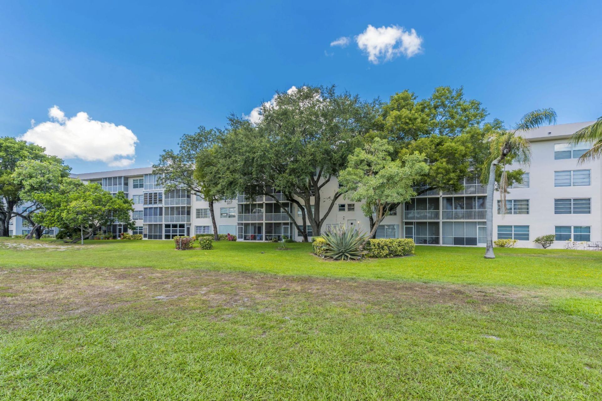 2800 N Palm Aire Drive, Unit 401, Pompano Beach, FL 33069 Photo