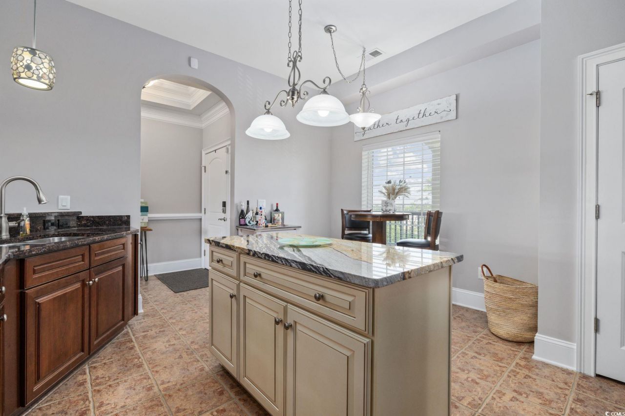 265 Venice Way Photo 10