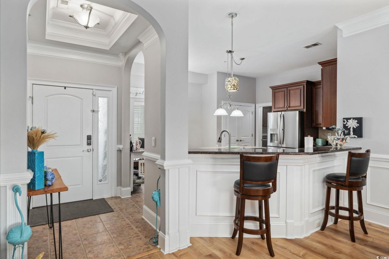 265 Venice Way Photo 6