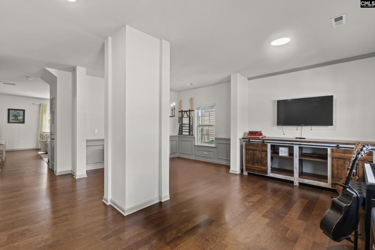 193 Crimson Queen Drive Photo 6