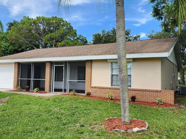 342 NE Surrey Street, Port St. Lucie, FL 34983