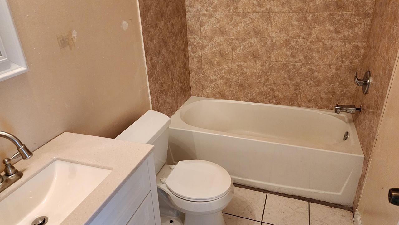 342 NE Surrey Street, Port Saint Lucie, FL 34983 Photo