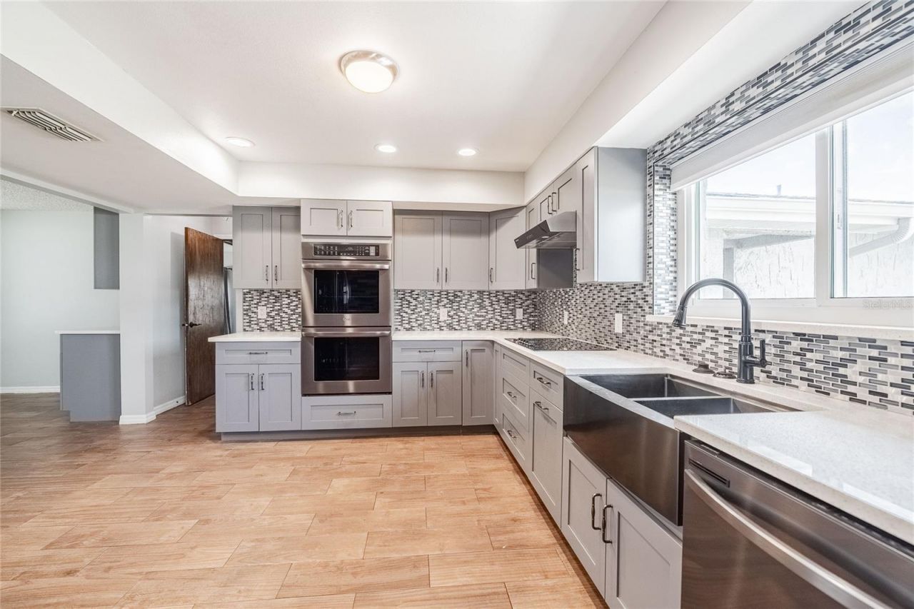 252 W Brookins Avenue, Eagle Lake, FL 33839 Photo