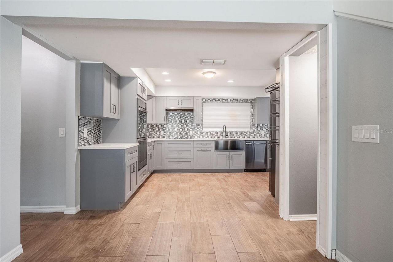 252 W Brookins Avenue, Eagle Lake, FL 33839 Photo