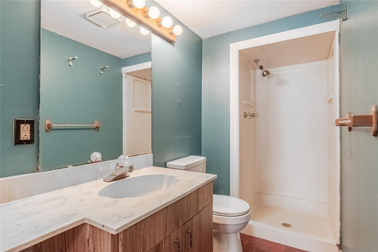 252 W Brookins Avenue, Eagle Lake, FL 33839 Photo